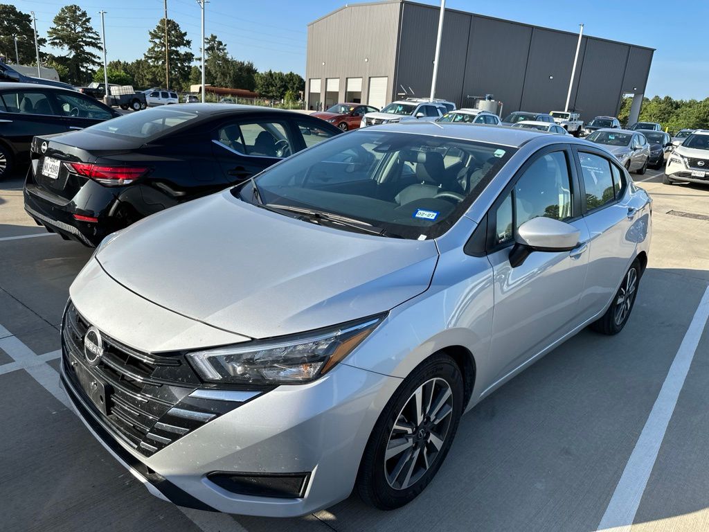 Brilliant Silver Metallic 2025 Nissan Versa Sedan Front-Wheel Drive Continuously Variable Transmission