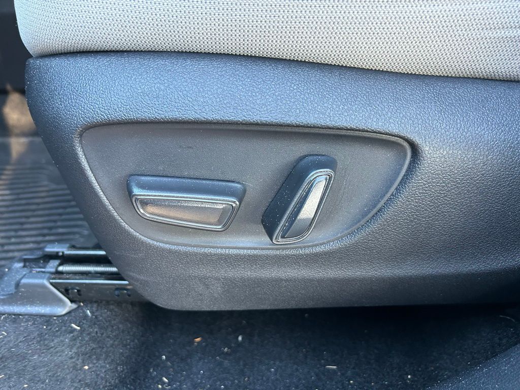 Thumbnail: 2025 Toyota Grand Highlander - 17