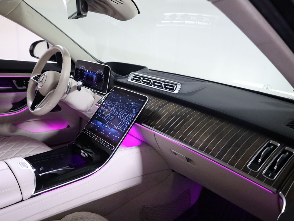 Used 2022 White Mercedes-Benz S 580 image 69