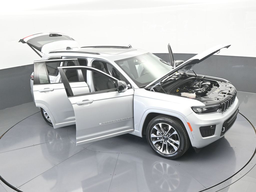 Used 2024 Silver Zynith Jeep Overland image 78