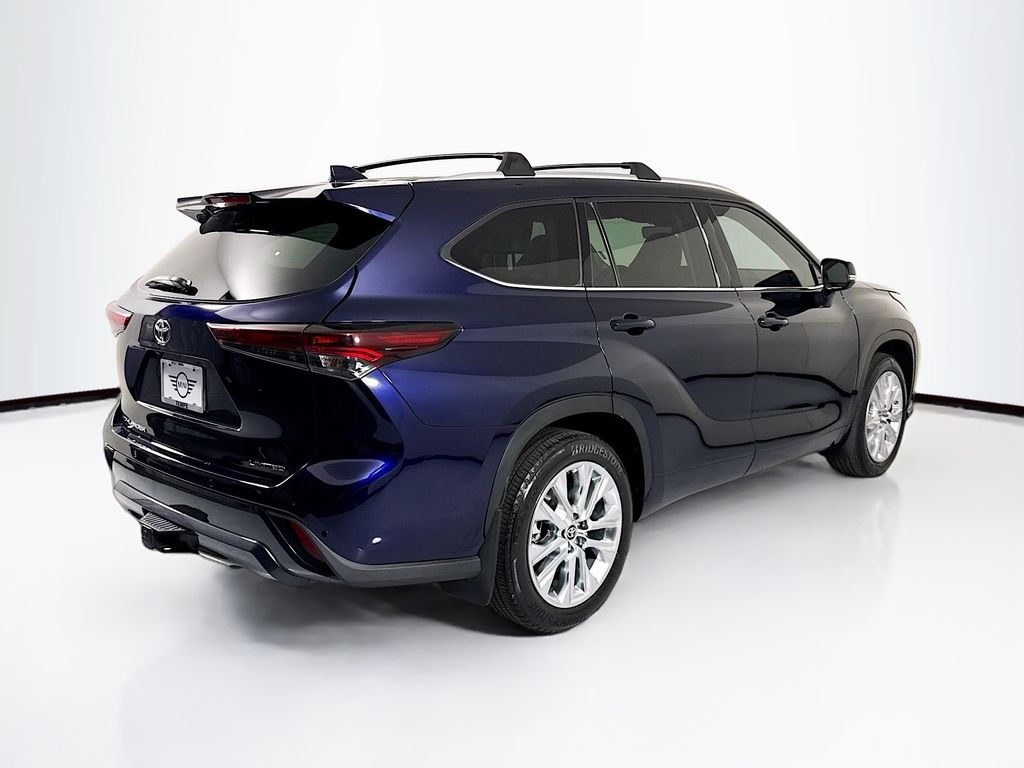 Thumbnail: 2024 Toyota Highlander - 5