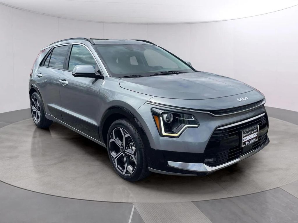 Certified Used 2025 Steel Gray Kia EX Touring image 7