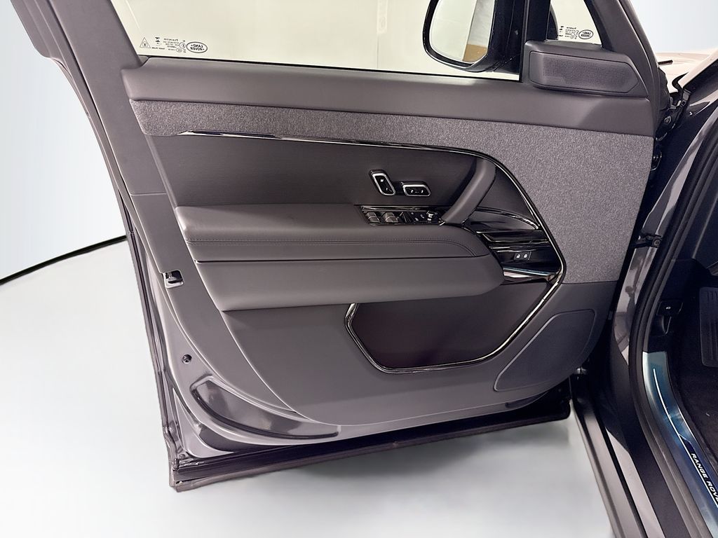 Thumbnail: 2026 Land Rover Range Rover Sport - 24