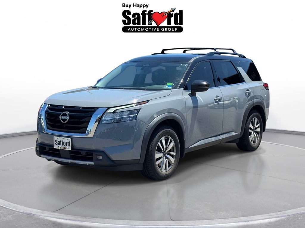 2022 Nissan Pathfinder SL