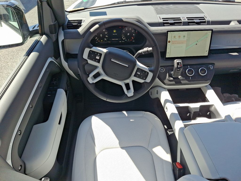 2025 Land Rover Defender 110 10