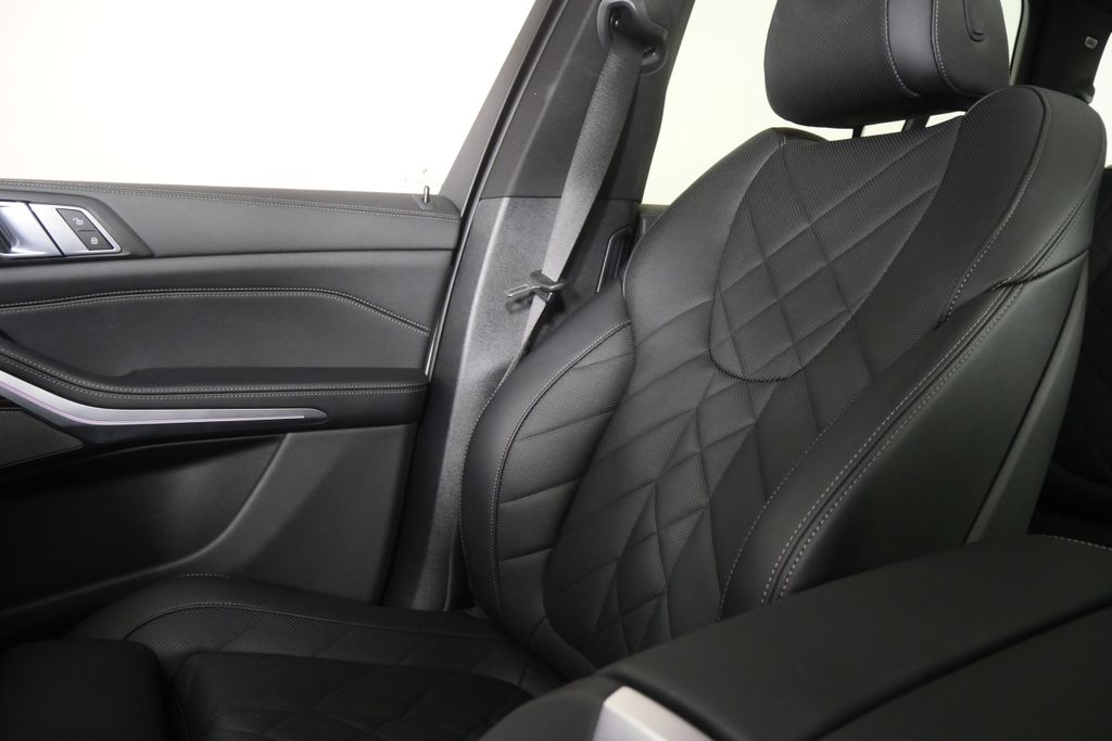 Thumbnail: 2024 BMW X5 - 24