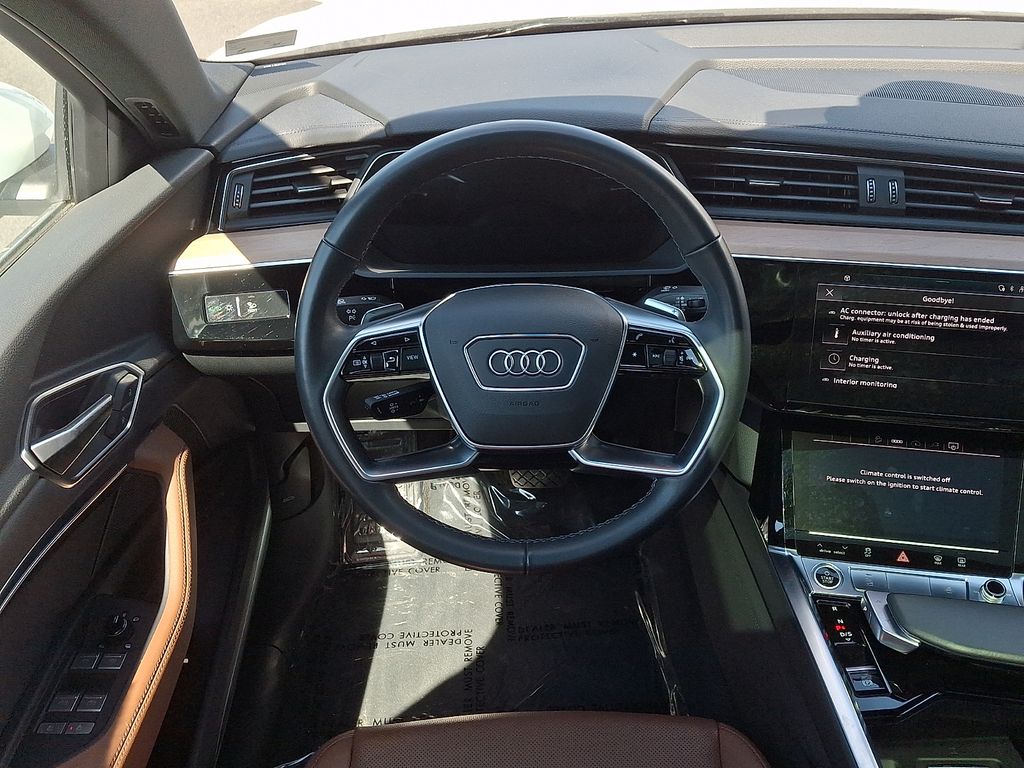 Thumbnail: 2024 Audi Q8 e-tron - 11