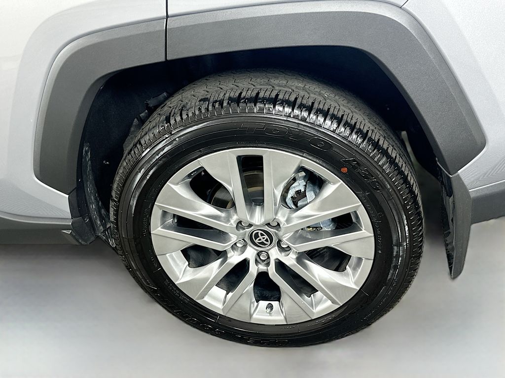 Thumbnail: 2025 Toyota RAV4 - 32