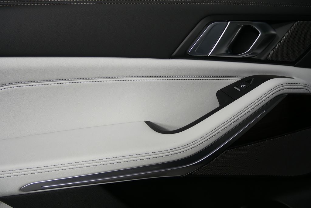 Thumbnail: 2026 BMW X5 - 11