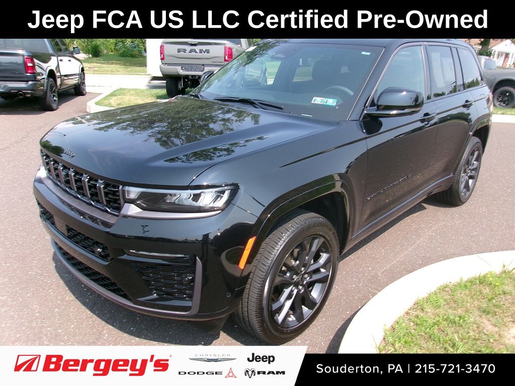 Diamond Black Crystal Pearlcoat 2026 Jeep Grand Cherokee SUV / Crossover Four-Wheel Drive 8-Speed Automatic