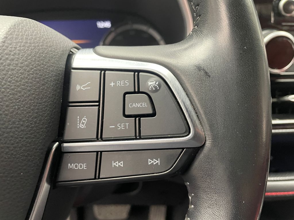 Thumbnail: 2021 Toyota Highlander - 23