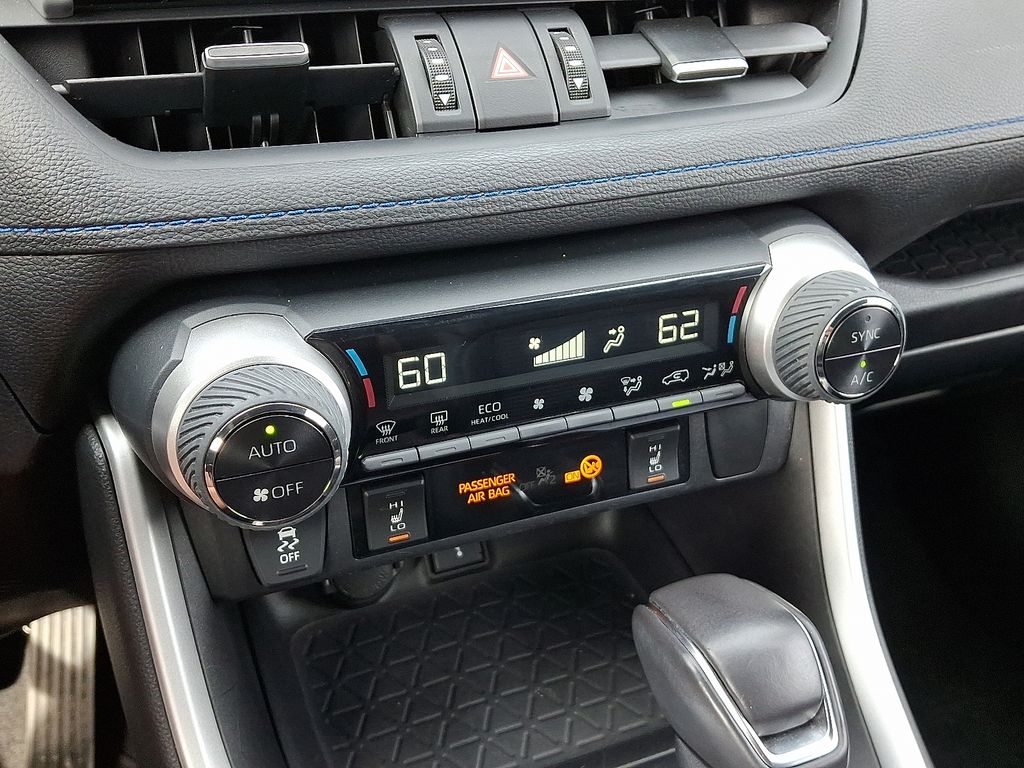 Thumbnail: 2021 Toyota RAV4 - 17