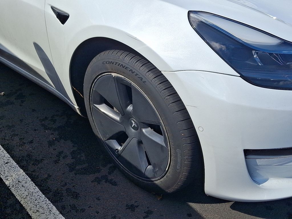 Thumbnail: 2021 Tesla Model 3 - 4