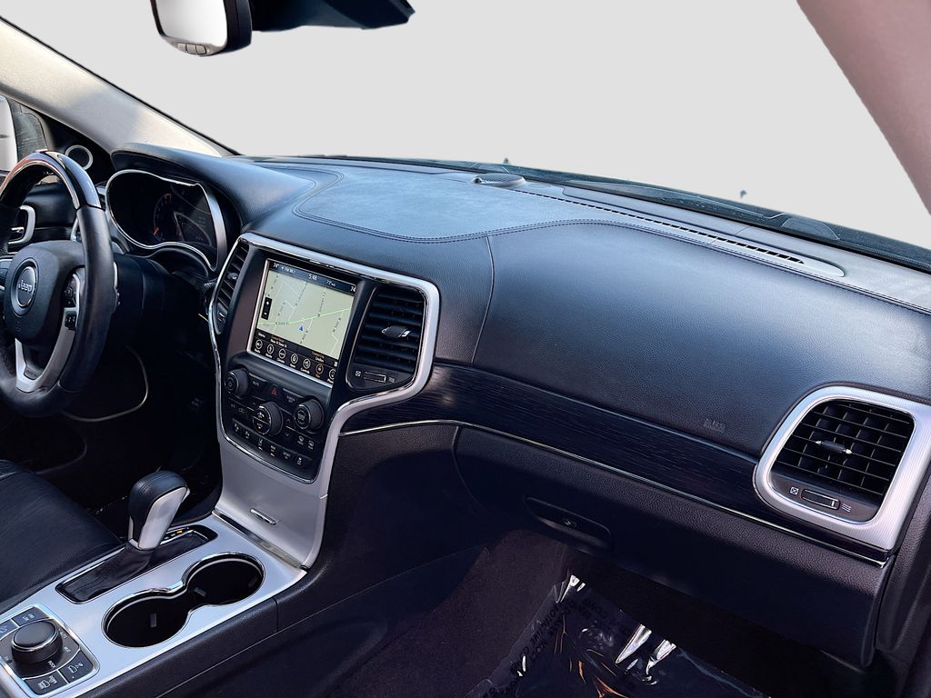 Used 2018 Gray Jeep Summit image 30