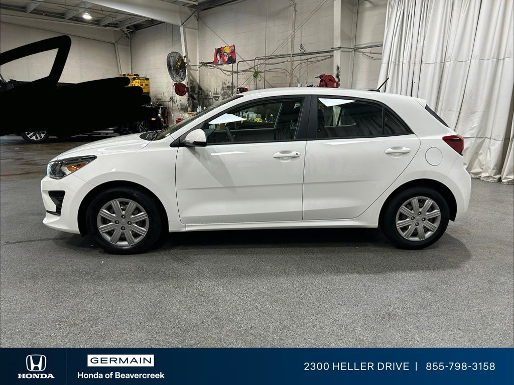 Used 2023 White Kia S image 5