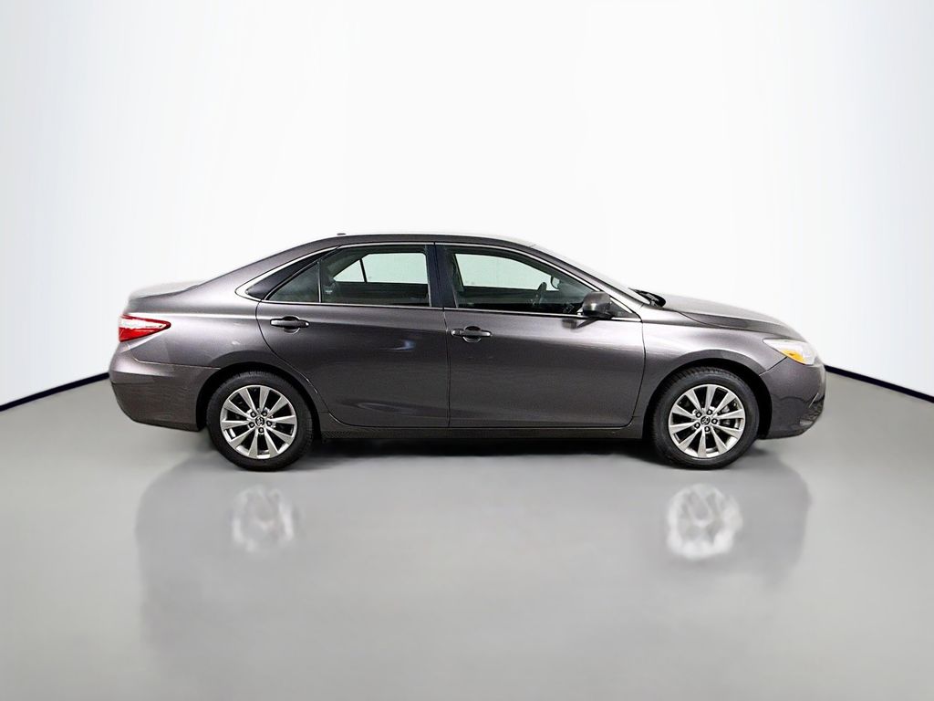 Thumbnail: 2017 Toyota Camry - 4