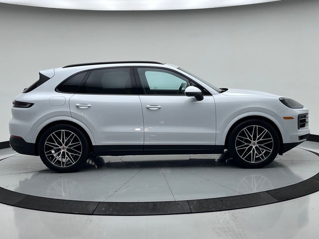 Thumbnail: 2025 Porsche Cayenne - 10