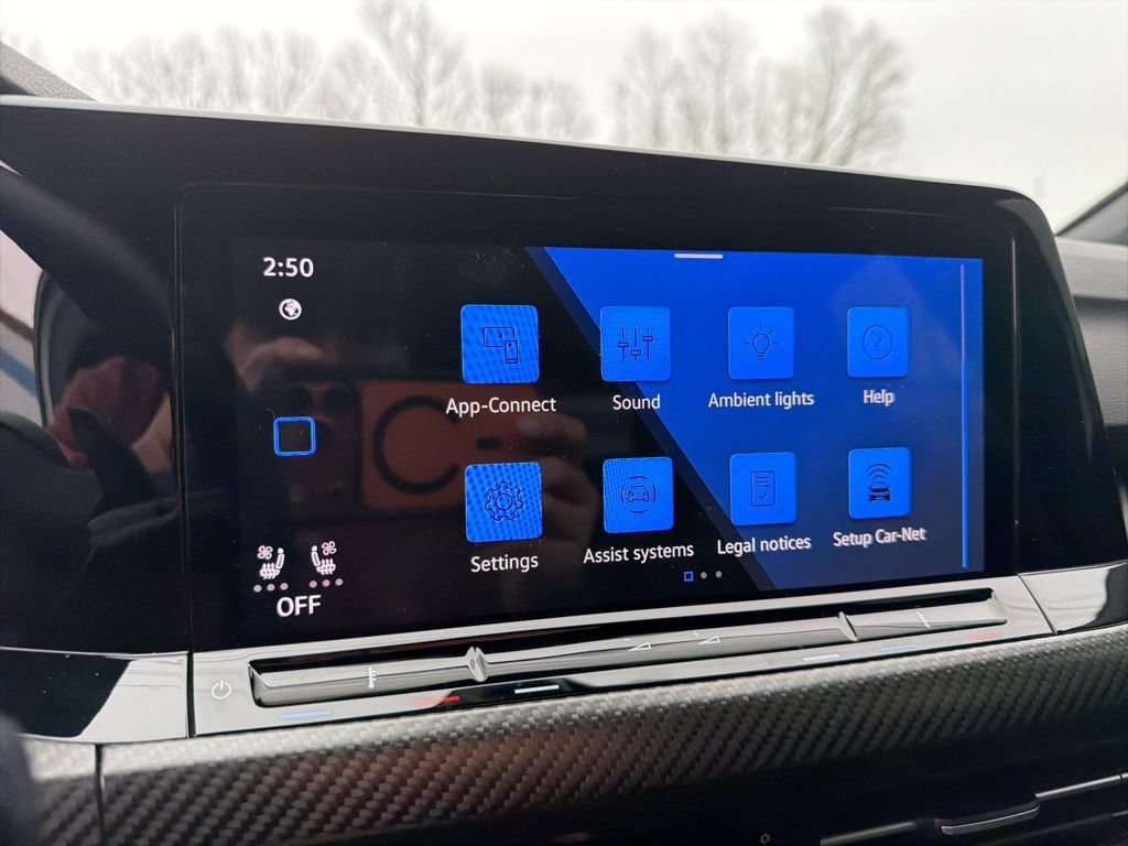 Thumbnail: 2023 Volkswagen Golf - 30