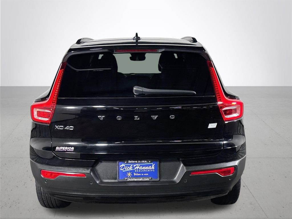 2022 Volvo XC40 Recharge Pure Electric P8 Plus
