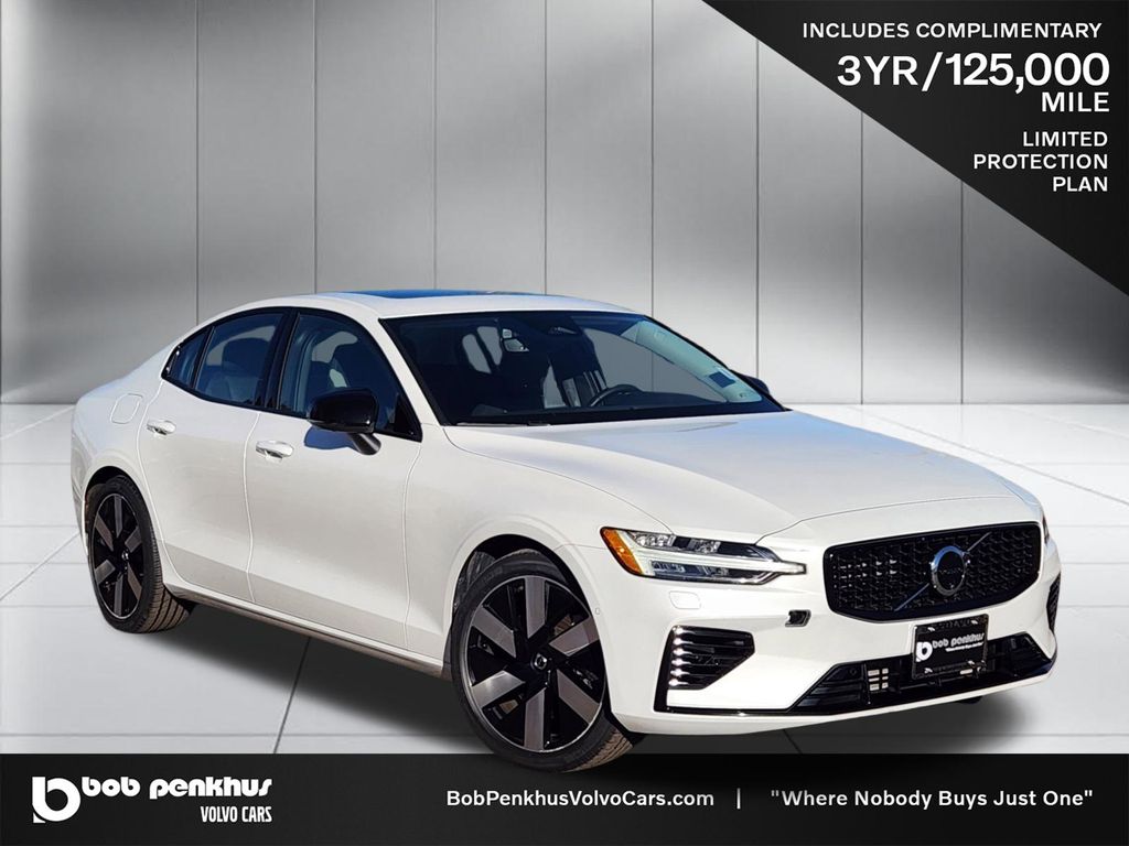 2025 Volvo S60 Plug-In Hybrid T8 Plus