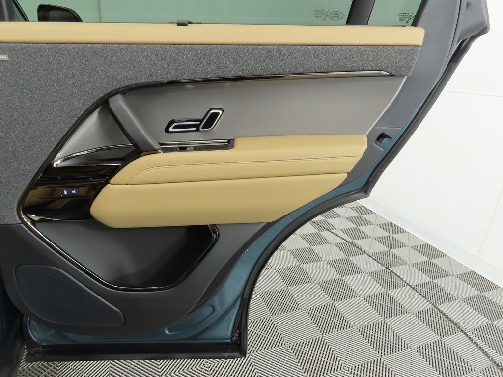 Thumbnail: 2025 Land Rover Range Rover Sport - 27