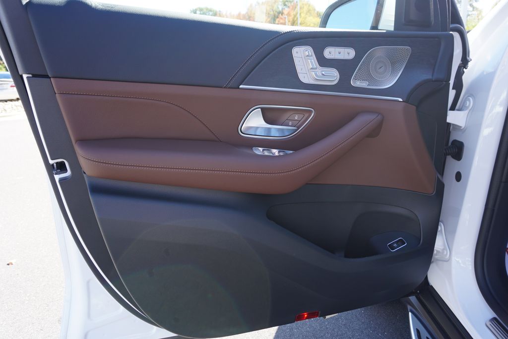 Thumbnail: 2026 Mercedes-Benz GLE - 23