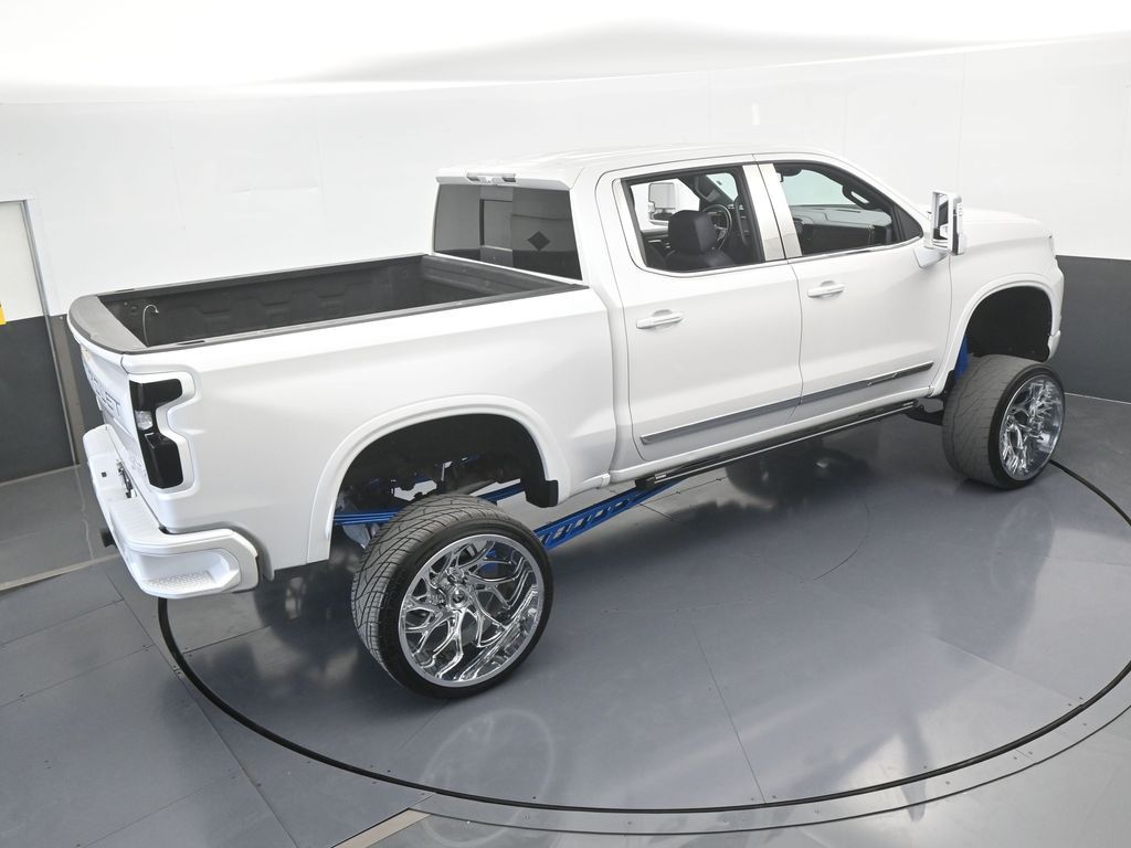 Used 2022 Iridescent Pearl Tricoat Chevrolet High Country image 72