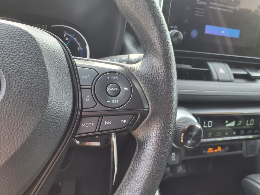 2025 Toyota RAV4 Hybrid LE photo 14