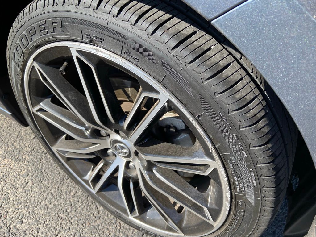 Thumbnail: 2020 Toyota Avalon - 27