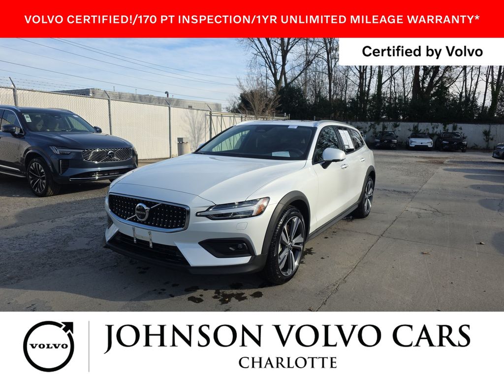 2025 Volvo V60 Cross Country B5 Plus AWD