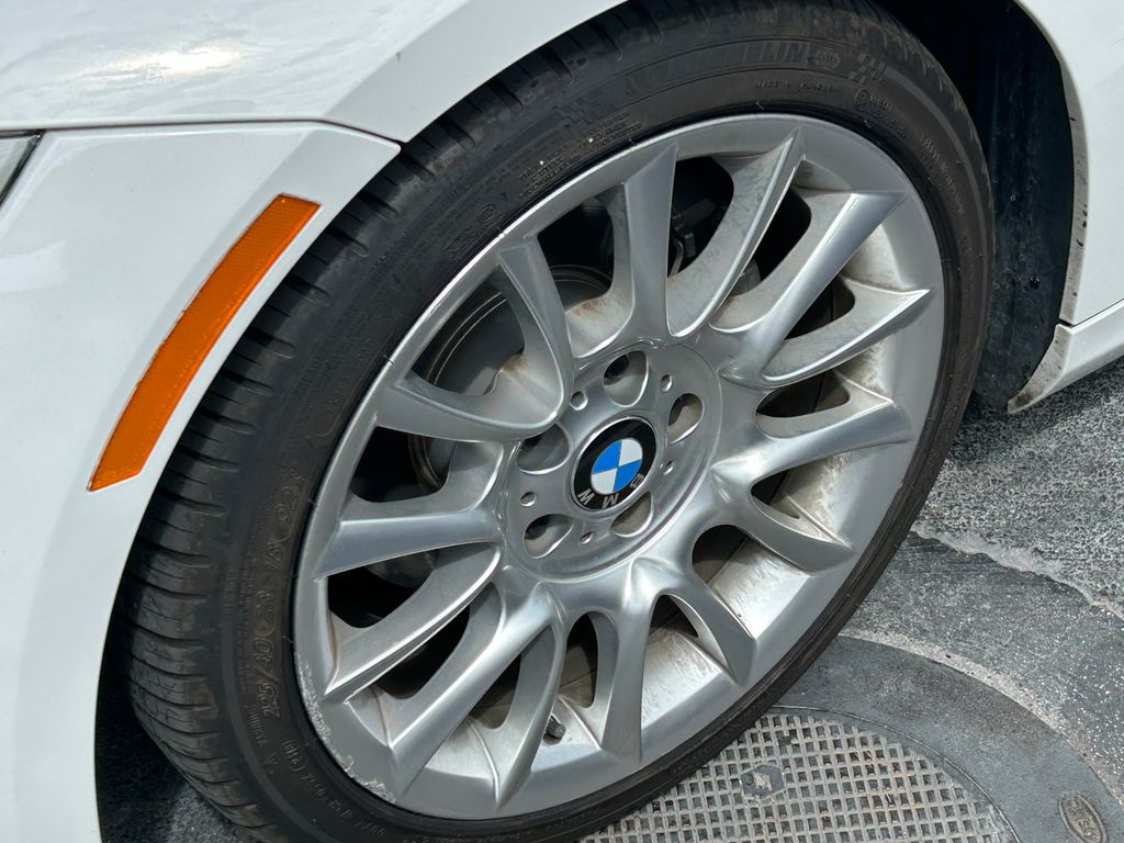 Thumbnail: 2013 BMW 3 Series - 3