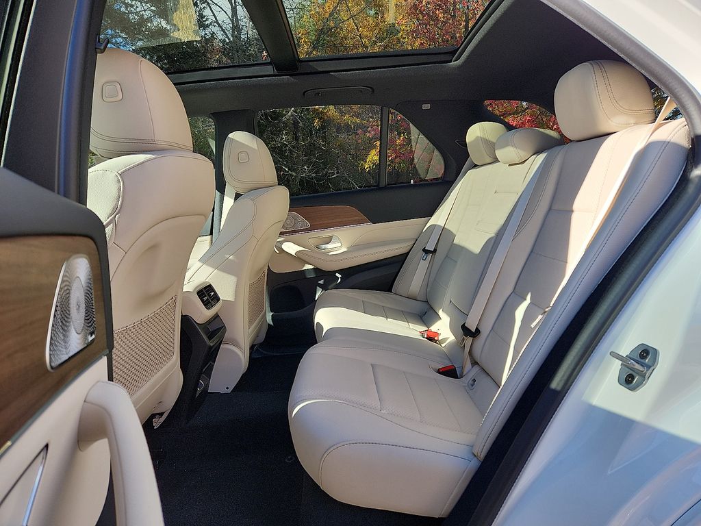 Thumbnail: 2026 Mercedes-Benz GLE - 6