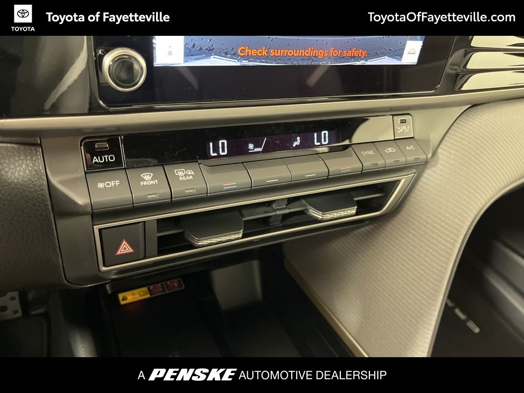 2025 Toyota Camry SE 30
