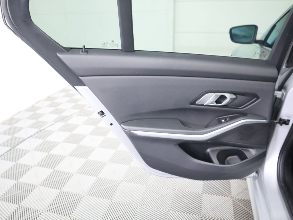 Thumbnail: 2020 BMW 3 Series - 27