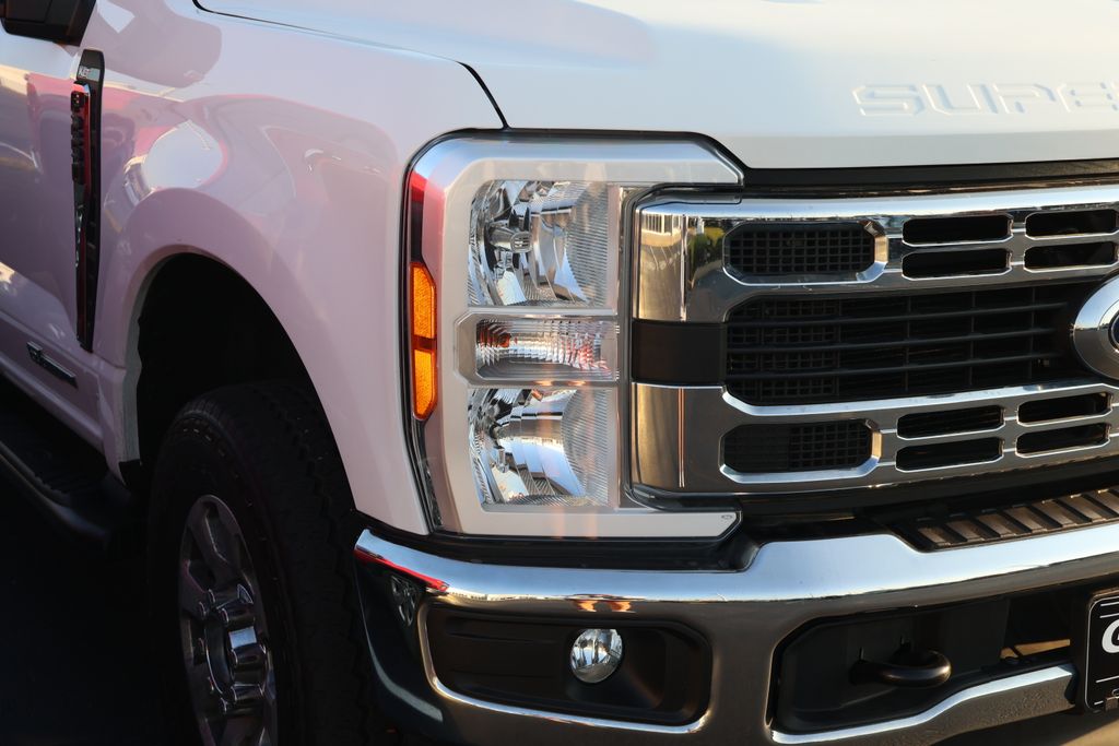 Thumbnail: 2023 Ford Econoline - 4