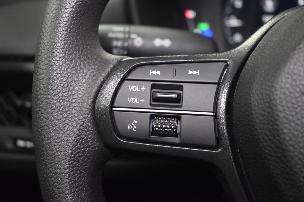 2025 Honda Accord LX 15