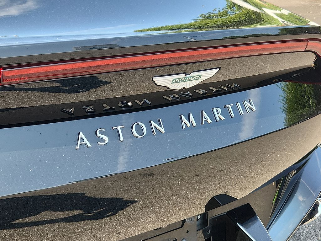 Thumbnail: 2025 Aston Martin Vantage - 30