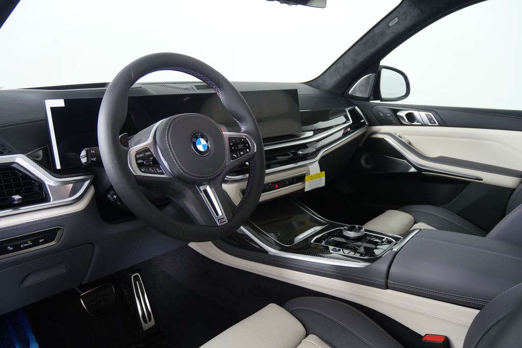 Thumbnail: 2026 BMW X7 - 14