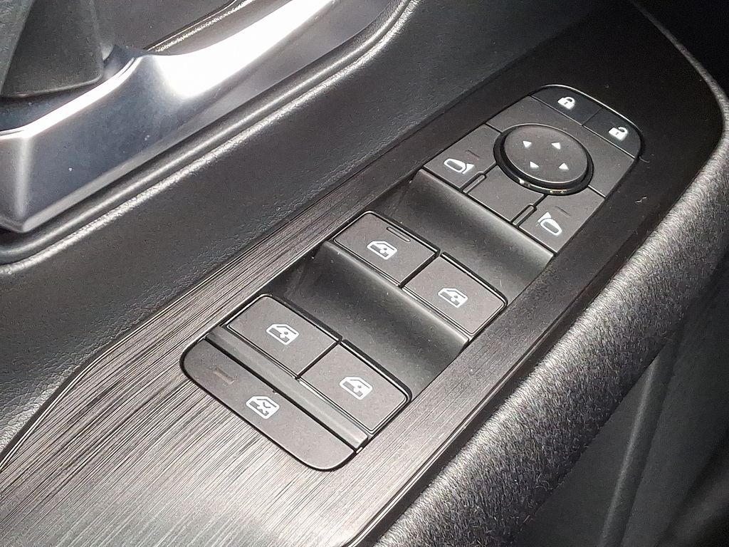 Thumbnail: 2025 Nissan Kicks - 26