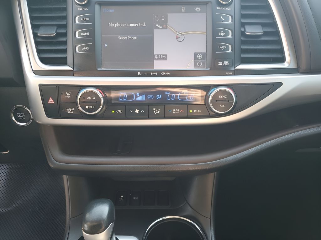 Used Car 2016 Toyota Highlander  Xle V6 For Sale In Austin, Texas