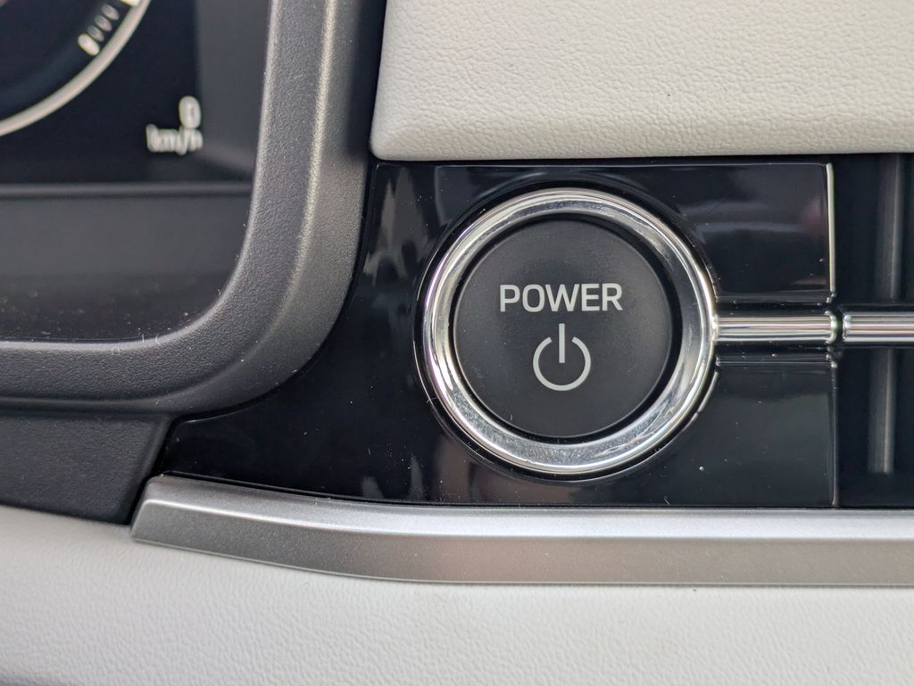 2025 Mitsubishi Outlander Plug-in Hybrid Platinum Edition - Photo 33