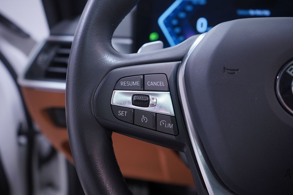 Thumbnail: 2023 BMW 3 Series - 20