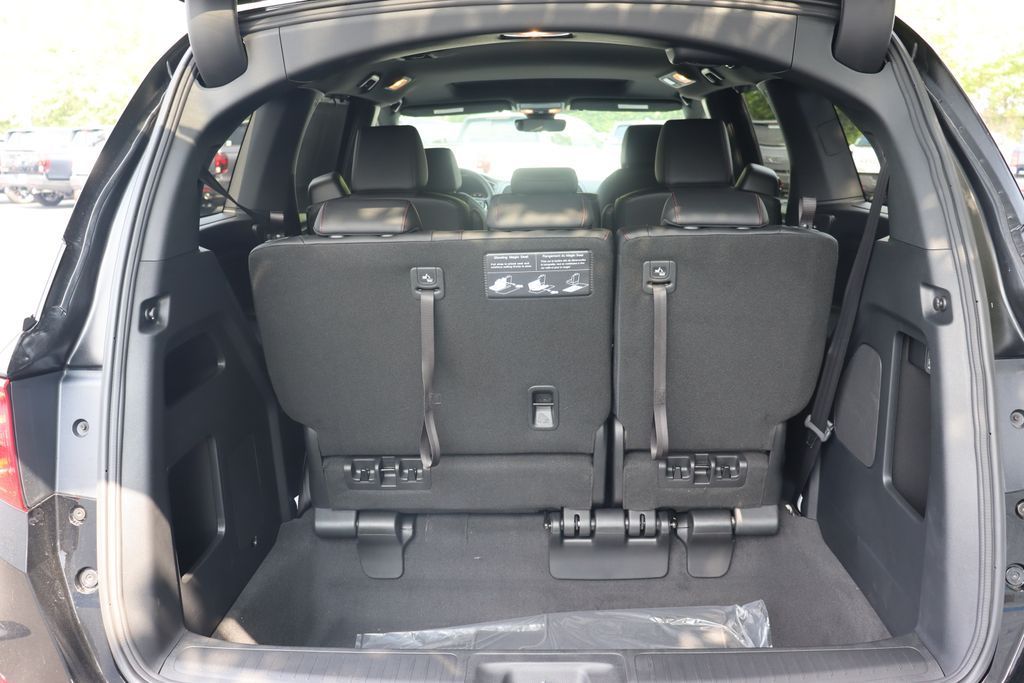 Thumbnail: 2026 Honda Odyssey - 12