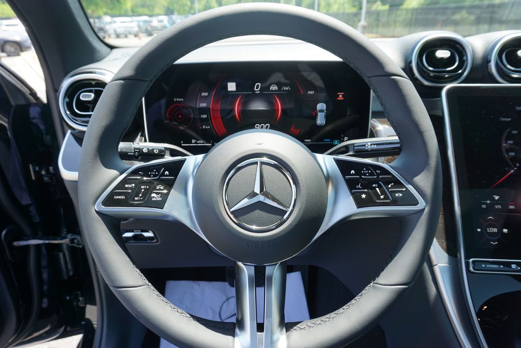 2025 Mercedes-Benz GLC 300 23