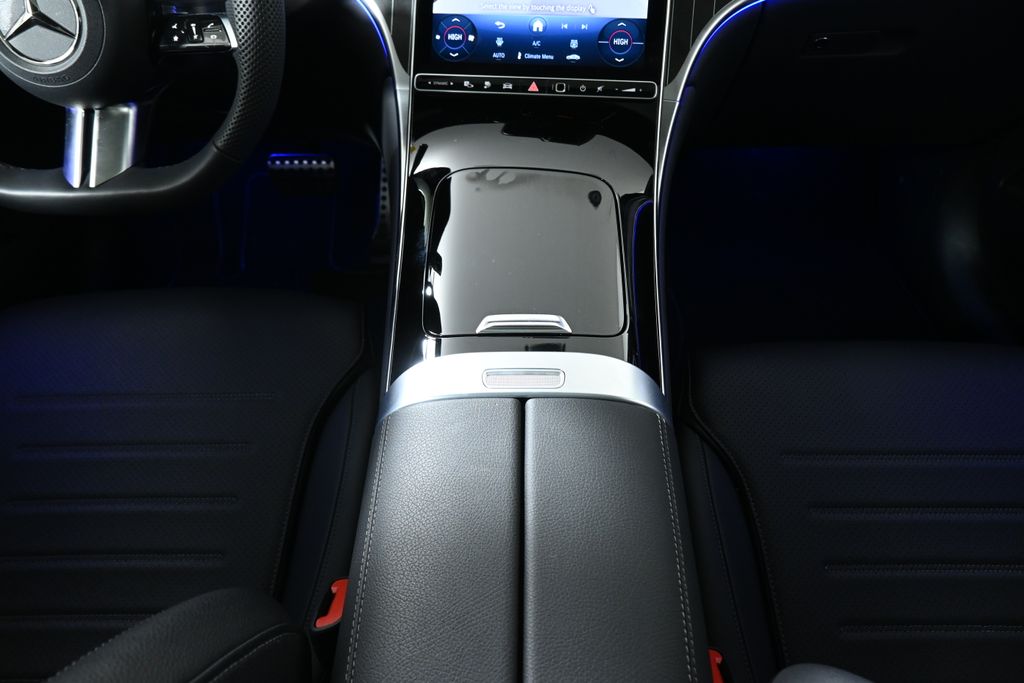 Thumbnail: 2026 Mercedes-Benz GLC - 24