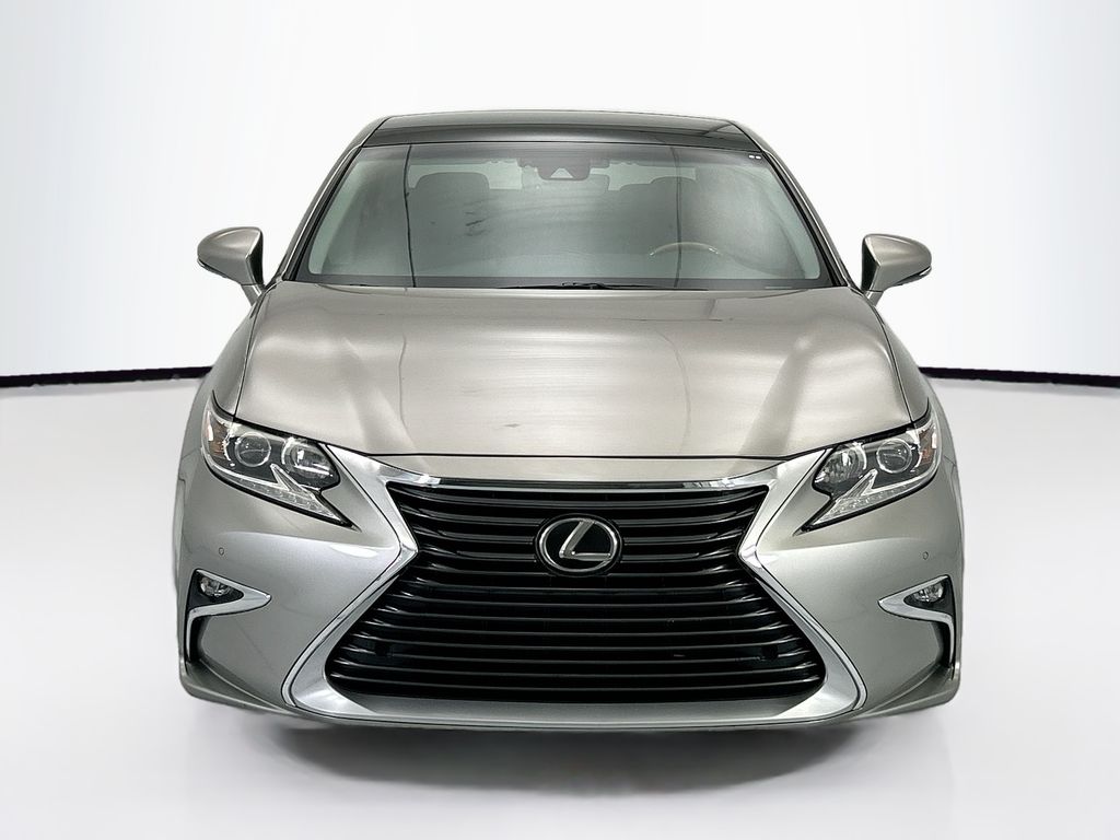 Thumbnail: 2017 Lexus ES - 2
