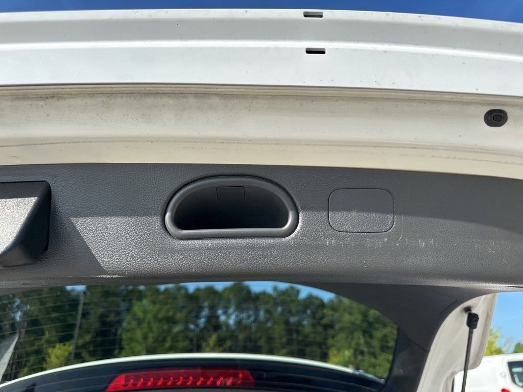 2021 White Cream Hyundai Tucson Value FWD SUV