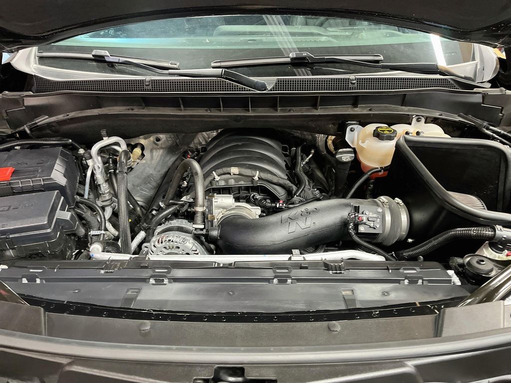 Used 2025 Black Chevrolet Z71 image 33