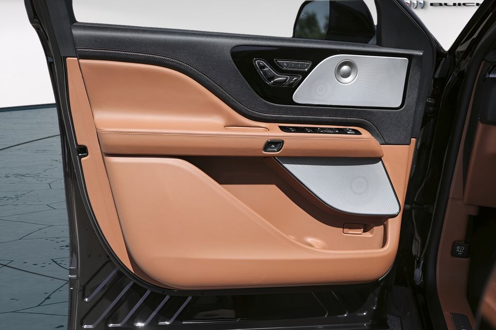 Used Car 2025 Lincoln Aviator  Black Label For Sale Under $80,000 In Austin, Texas