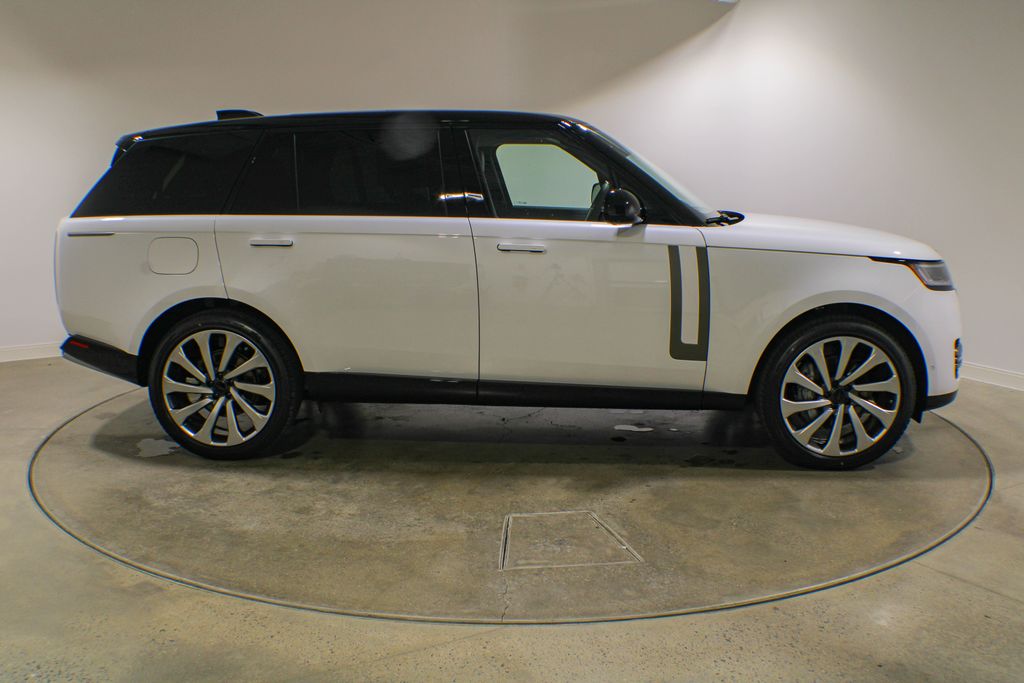 New 2026 White Land Rover SE image 7